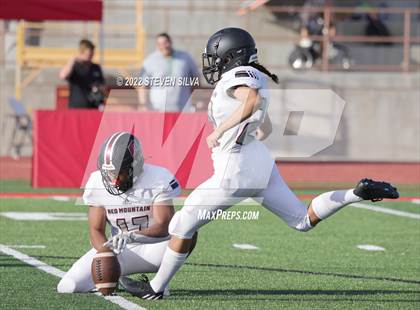 Thumbnail 2 in Mater Dei Catholic vs. Red Mountain (Honor Bowl) photogallery.