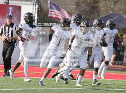 Thumbnail 3 in Mater Dei Catholic vs. Red Mountain (Honor Bowl) photogallery.