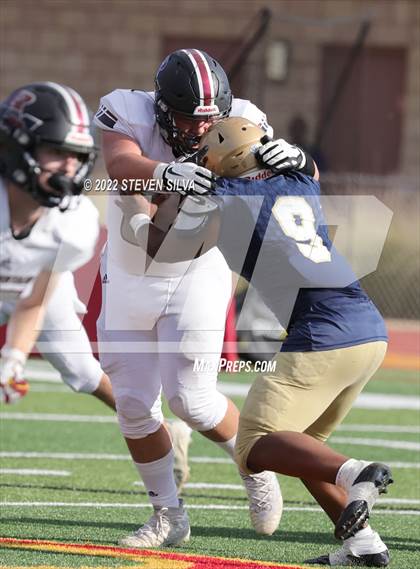 Thumbnail 2 in Mater Dei Catholic vs. Red Mountain (Honor Bowl) photogallery.