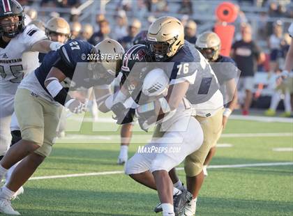 Thumbnail 2 in Mater Dei Catholic vs. Red Mountain (Honor Bowl) photogallery.