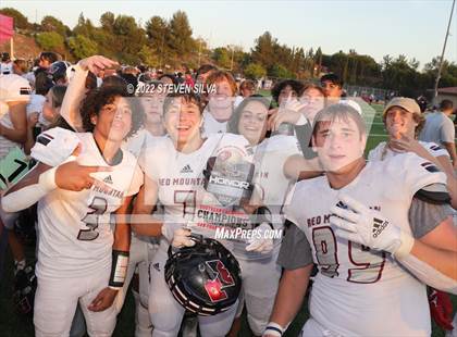 Thumbnail 3 in Mater Dei Catholic vs. Red Mountain (Honor Bowl) photogallery.