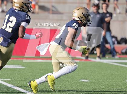 Thumbnail 3 in Mater Dei Catholic vs. Red Mountain (Honor Bowl) photogallery.