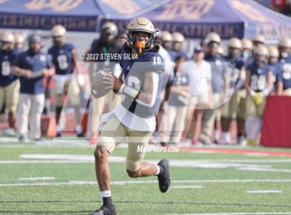 Thumbnail 1 in Mater Dei Catholic vs. Red Mountain (Honor Bowl) photogallery.