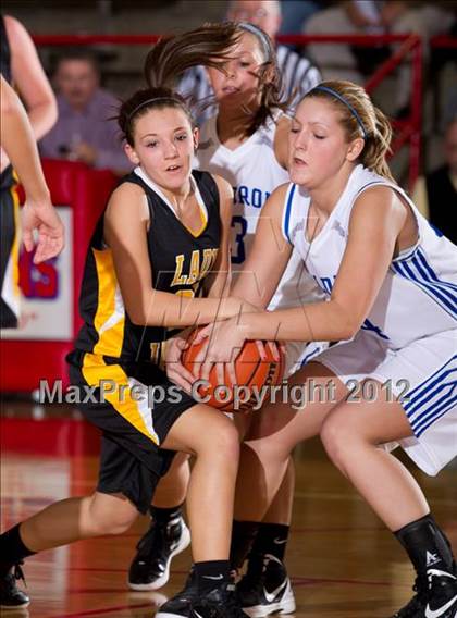 Thumbnail 2 in Waldron vs. Morristown (Shelby County Torunament) photogallery.