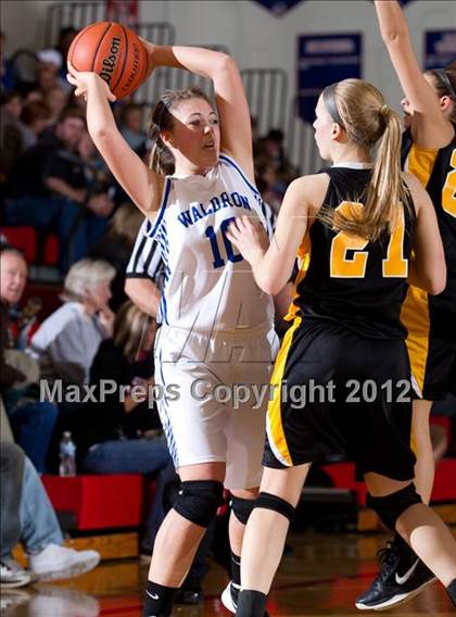 Thumbnail 3 in Waldron vs. Morristown (Shelby County Torunament) photogallery.