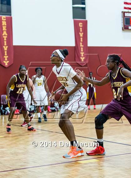 Thumbnail 2 in Middleton @ Brooks DeBartolo Collegiate photogallery.