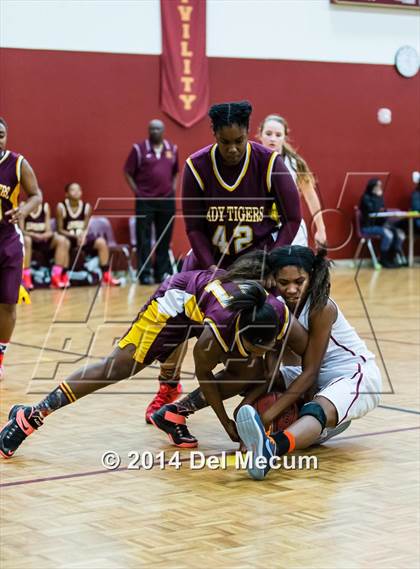 Thumbnail 3 in Middleton @ Brooks DeBartolo Collegiate photogallery.