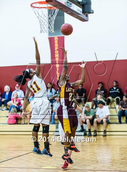 Thumbnail 2 in Middleton @ Brooks DeBartolo Collegiate photogallery.