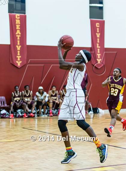 Thumbnail 3 in Middleton @ Brooks DeBartolo Collegiate photogallery.