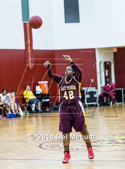 Thumbnail 3 in Middleton @ Brooks DeBartolo Collegiate photogallery.