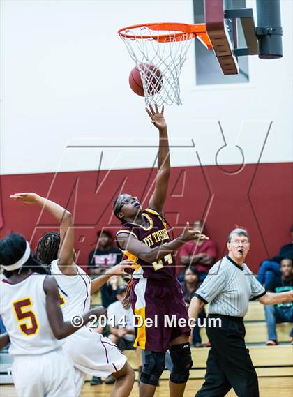 Thumbnail 2 in Middleton @ Brooks DeBartolo Collegiate photogallery.