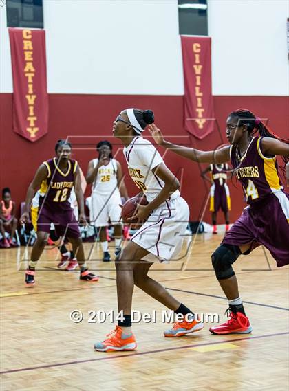 Thumbnail 3 in Middleton @ Brooks DeBartolo Collegiate photogallery.