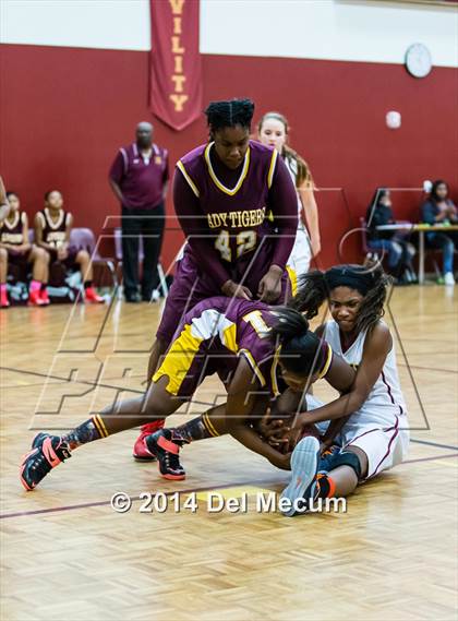 Thumbnail 1 in Middleton @ Brooks DeBartolo Collegiate photogallery.