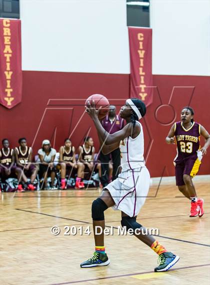 Thumbnail 2 in Middleton @ Brooks DeBartolo Collegiate photogallery.