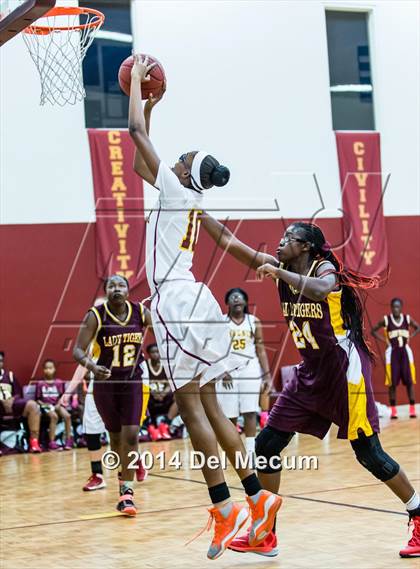 Thumbnail 1 in Middleton @ Brooks DeBartolo Collegiate photogallery.