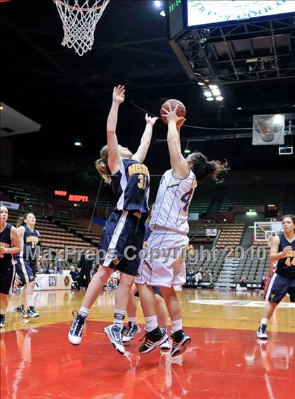 Thumbnail 1 in Mission Prep vs. Corcoran (CIF CS D4 Final) photogallery.