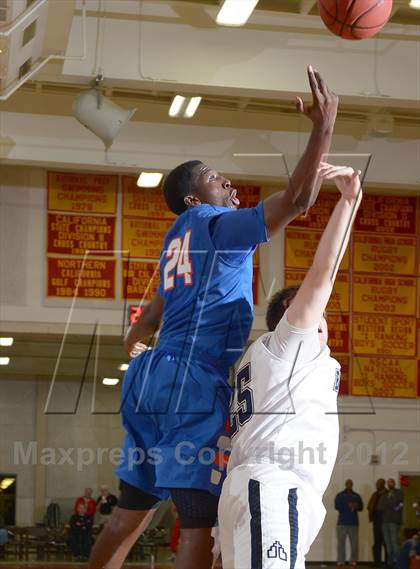 Thumbnail 3 in Bellarmine Prep vs. St. Joseph Notre Dame (Father Barry Christmas Classic) photogallery.