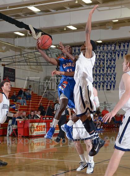 Thumbnail 1 in Bellarmine Prep vs. St. Joseph Notre Dame (Father Barry Christmas Classic) photogallery.