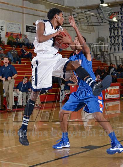 Thumbnail 3 in Bellarmine Prep vs. St. Joseph Notre Dame (Father Barry Christmas Classic) photogallery.