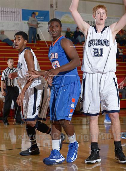 Thumbnail 2 in Bellarmine Prep vs. St. Joseph Notre Dame (Father Barry Christmas Classic) photogallery.
