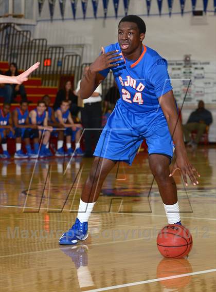 Thumbnail 1 in Bellarmine Prep vs. St. Joseph Notre Dame (Father Barry Christmas Classic) photogallery.