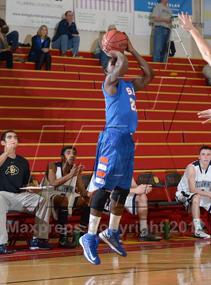 Thumbnail 2 in Bellarmine Prep vs. St. Joseph Notre Dame (Father Barry Christmas Classic) photogallery.