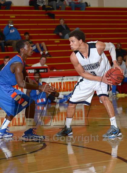 Thumbnail 3 in Bellarmine Prep vs. St. Joseph Notre Dame (Father Barry Christmas Classic) photogallery.