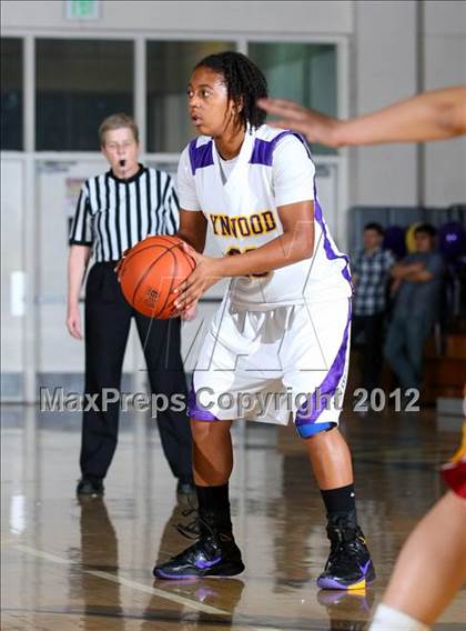 Thumbnail 2 in Lynwood vs. Downey photogallery.