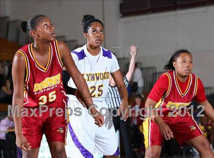 Thumbnail 3 in Lynwood vs. Downey photogallery.
