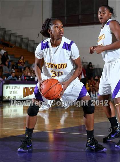 Thumbnail 1 in Lynwood vs. Downey photogallery.