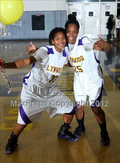 Thumbnail 3 in Lynwood vs. Downey photogallery.