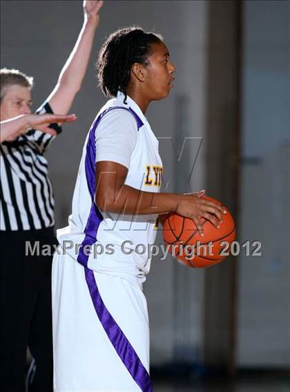 Thumbnail 2 in Lynwood vs. Downey photogallery.