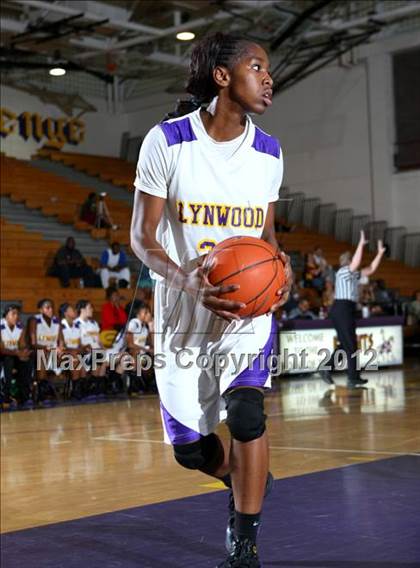 Thumbnail 2 in Lynwood vs. Downey photogallery.