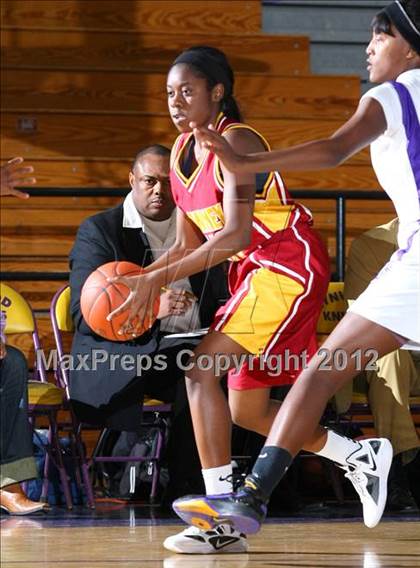 Thumbnail 1 in Lynwood vs. Downey photogallery.