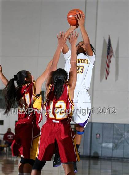 Thumbnail 3 in Lynwood vs. Downey photogallery.