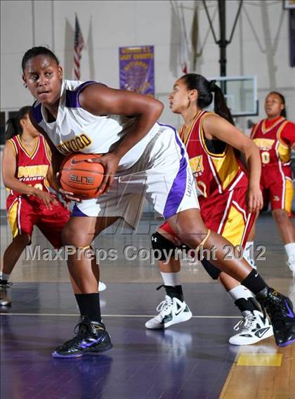 Thumbnail 2 in Lynwood vs. Downey photogallery.