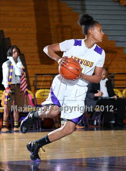 Thumbnail 2 in Lynwood vs. Downey photogallery.