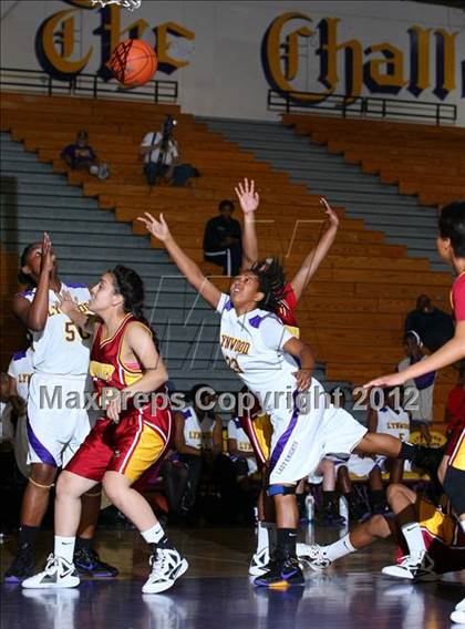 Thumbnail 2 in Lynwood vs. Downey photogallery.