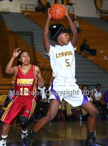 Thumbnail 1 in Lynwood vs. Downey photogallery.