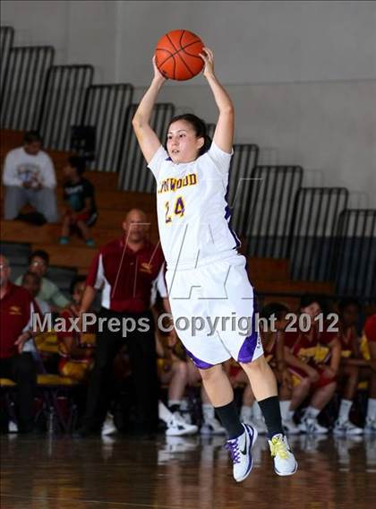 Thumbnail 3 in Lynwood vs. Downey photogallery.