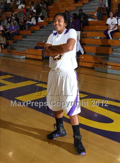 Thumbnail 2 in Lynwood vs. Downey photogallery.