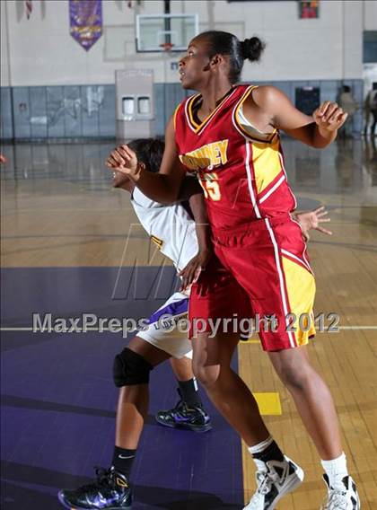Thumbnail 2 in Lynwood vs. Downey photogallery.