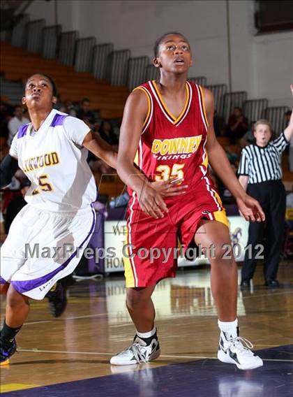 Thumbnail 2 in Lynwood vs. Downey photogallery.
