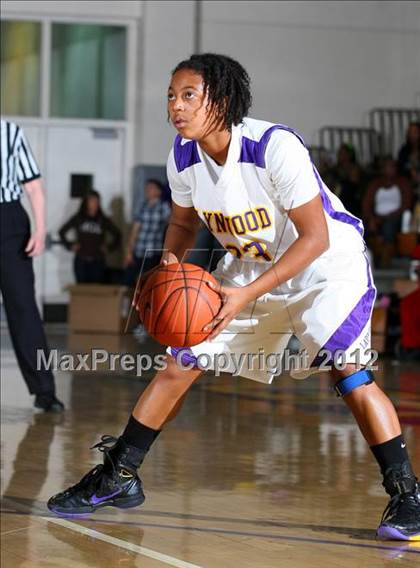 Thumbnail 3 in Lynwood vs. Downey photogallery.