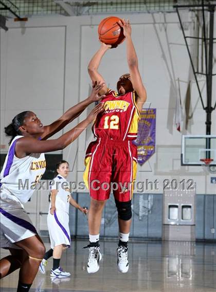 Thumbnail 3 in Lynwood vs. Downey photogallery.