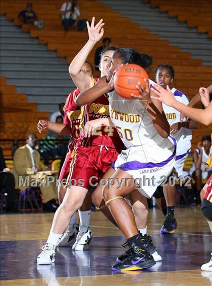 Thumbnail 1 in Lynwood vs. Downey photogallery.