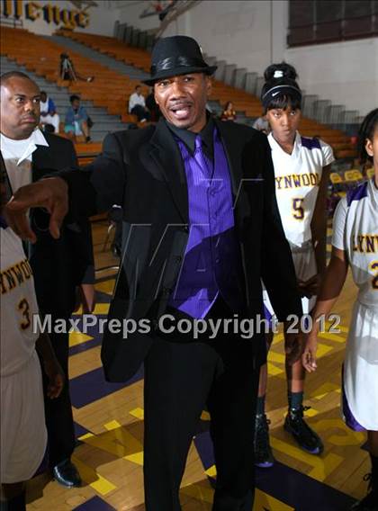Thumbnail 1 in Lynwood vs. Downey photogallery.
