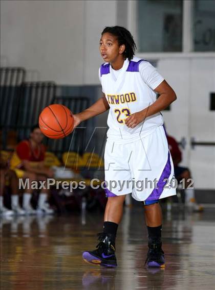 Thumbnail 3 in Lynwood vs. Downey photogallery.