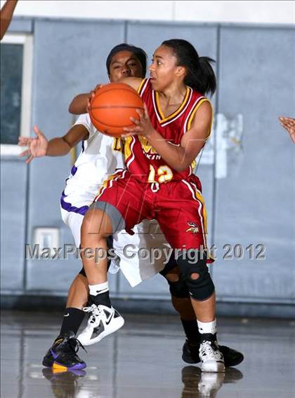 Thumbnail 1 in Lynwood vs. Downey photogallery.