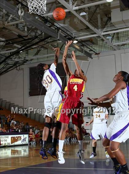 Thumbnail 2 in Lynwood vs. Downey photogallery.